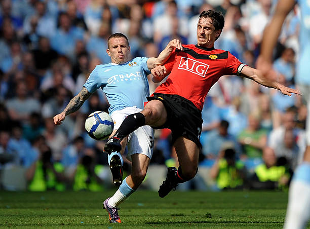 之际把球送 之际把球送