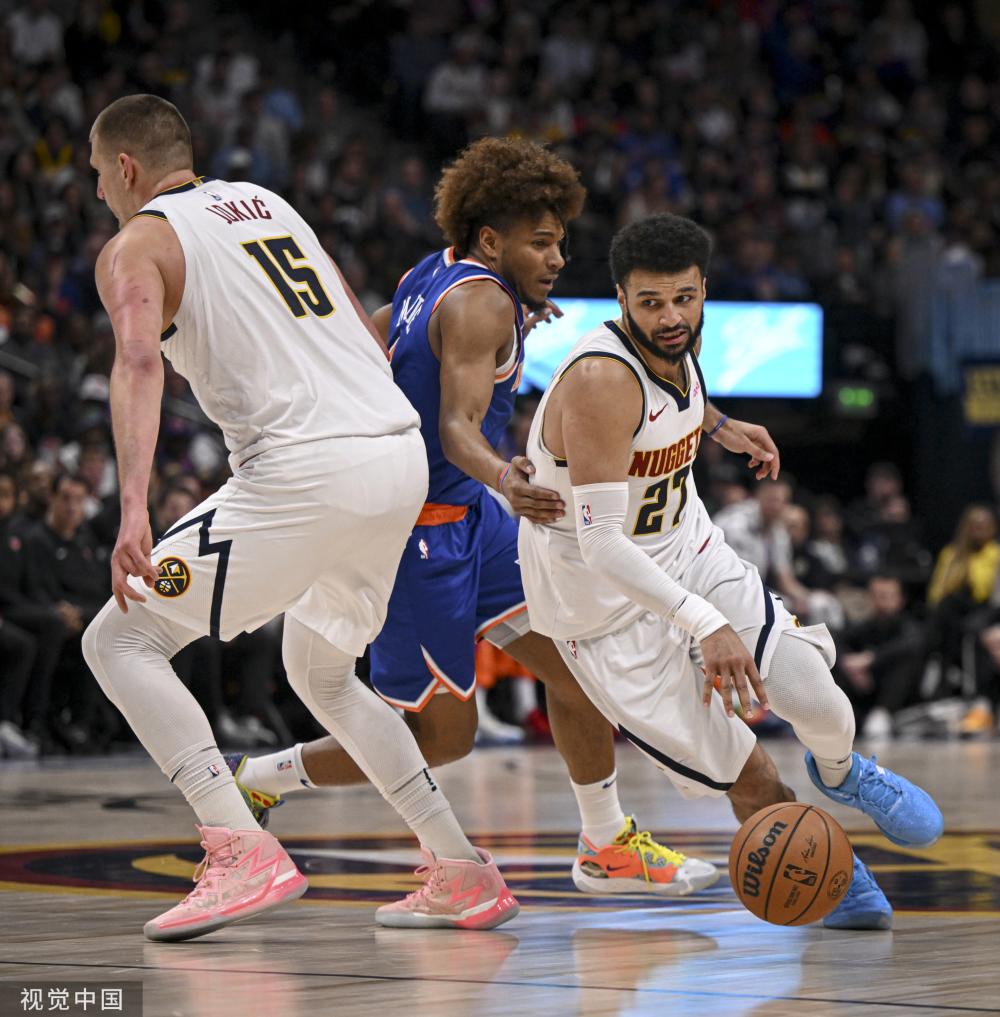 她在赛后采 她在赛后采